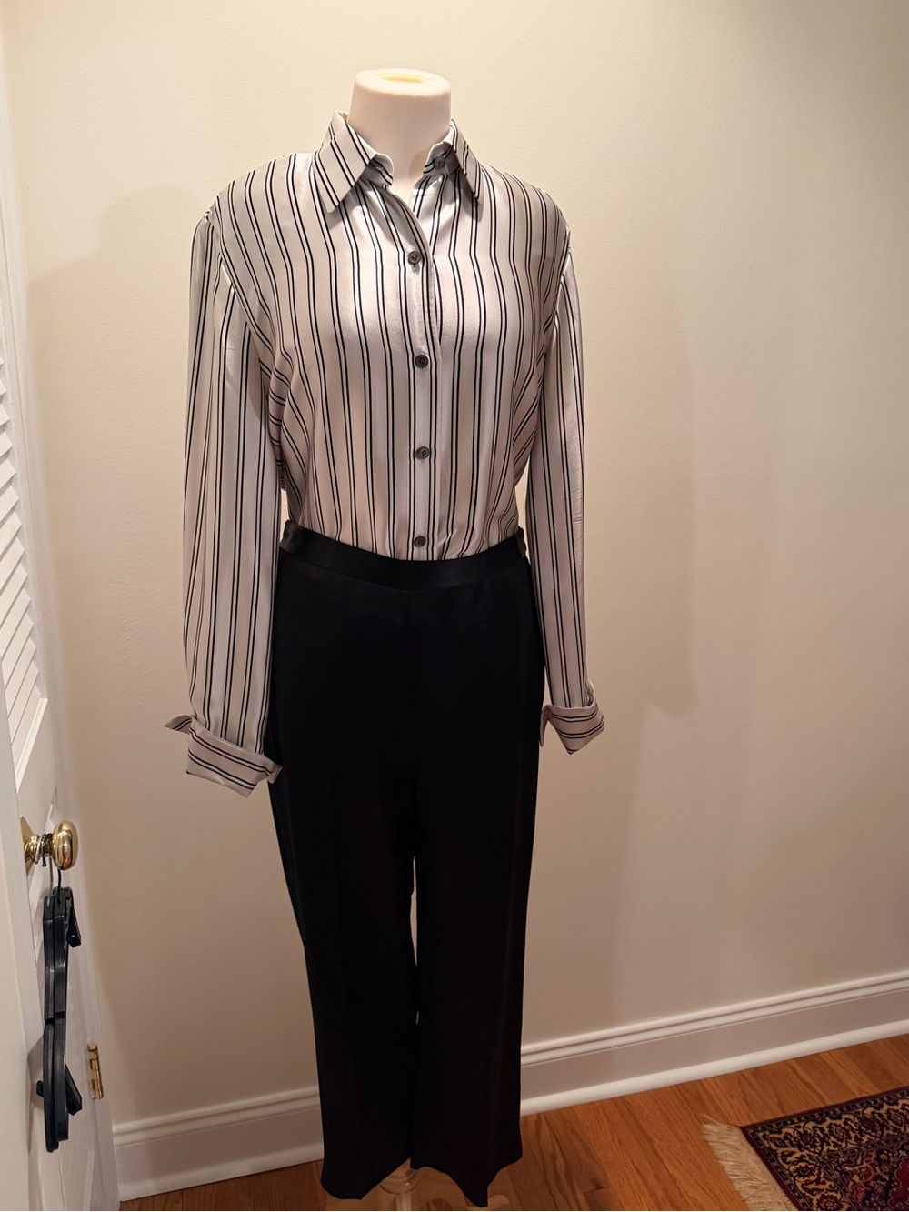 Ellen Tracy Black Straight-Leg Trousers
